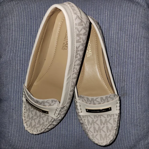 Michael Kors Cream and Gray Flats with Classic Comfort Size 5.5m - Picture 6 of 9